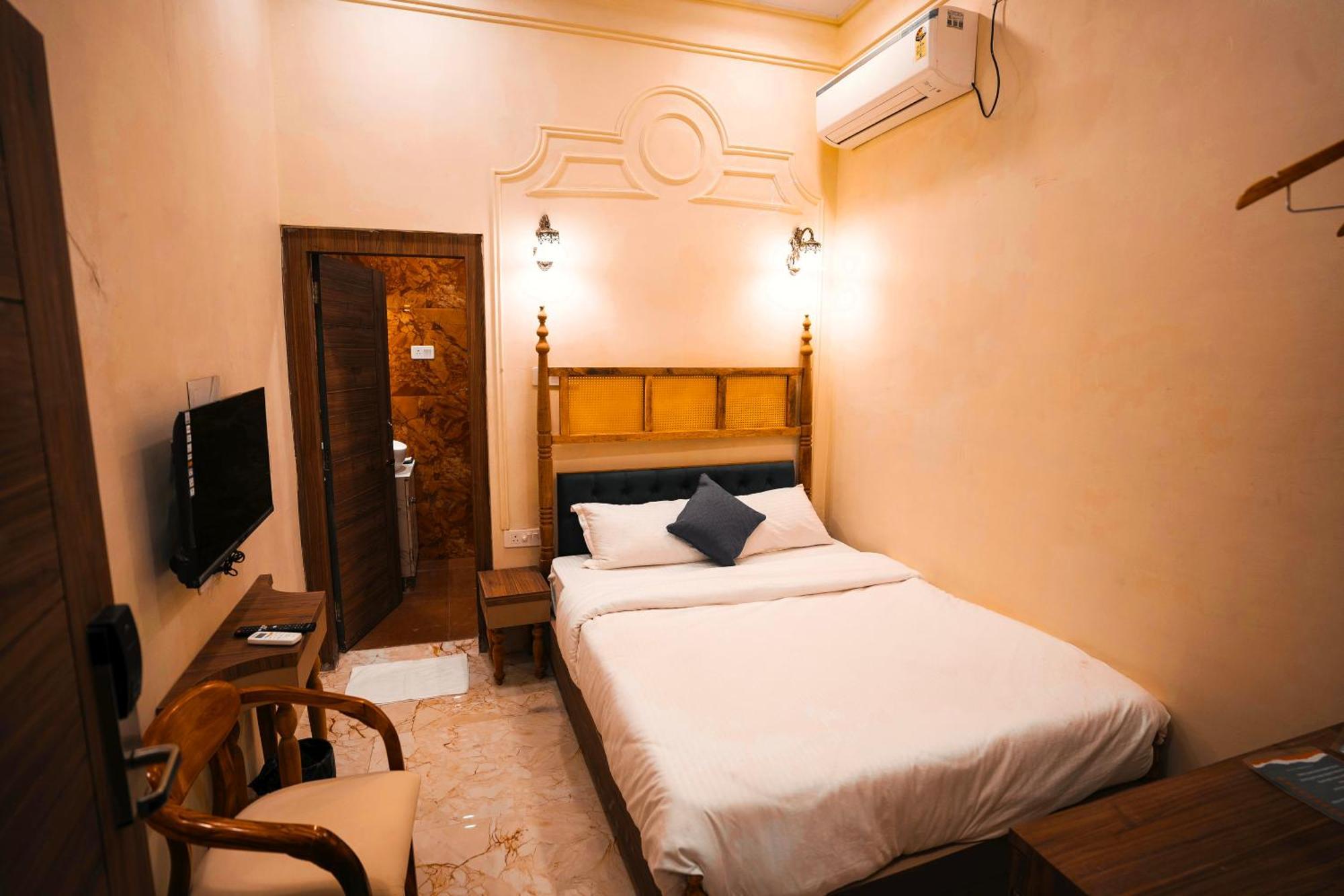 Captain Villa Heritage House Varanasi Exterior photo